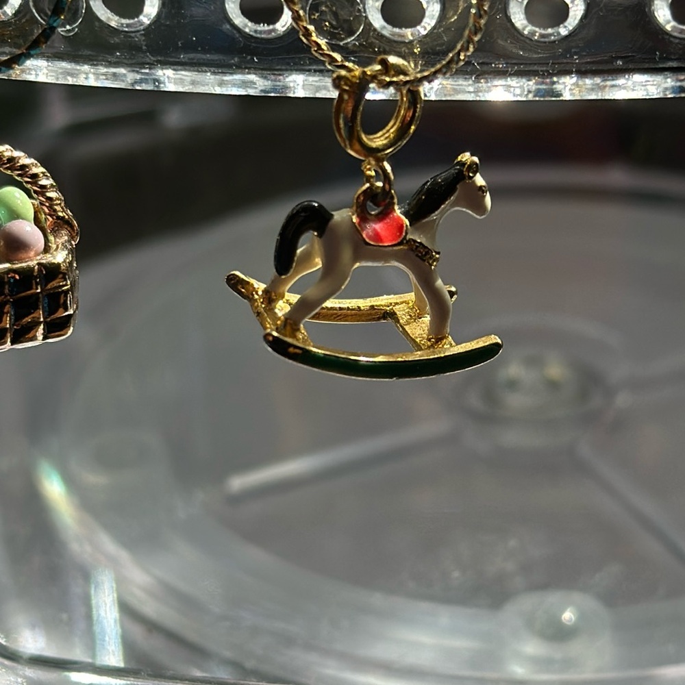 JOAN RIVERS Charm 18” Necklace